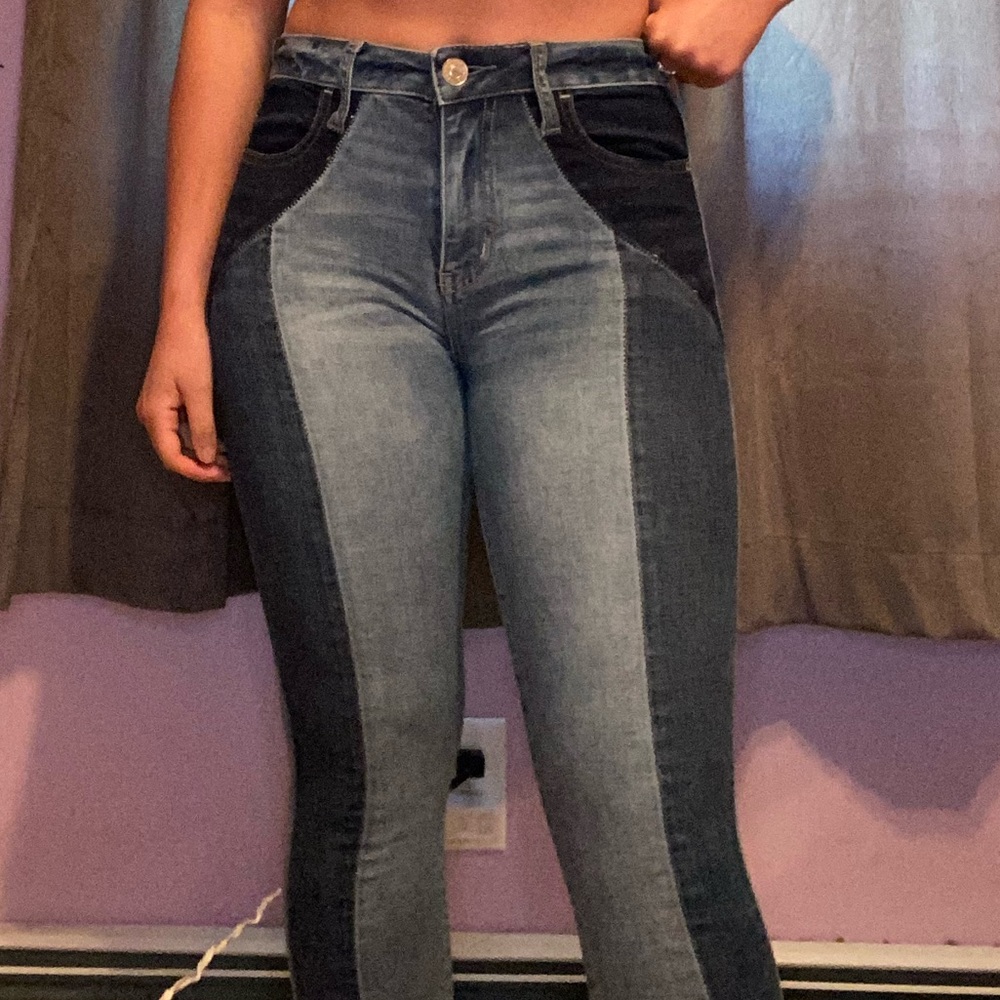 High waisted two toned jeans